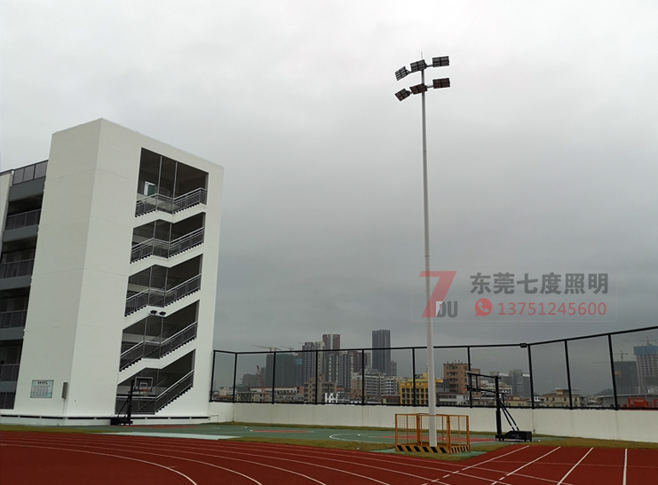 学校操场15米6x400W榴莲视频黄污现场实例图片